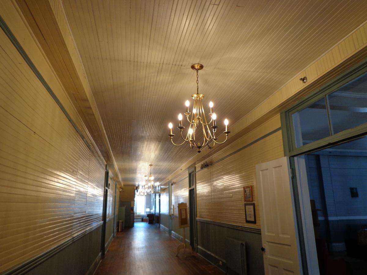 Grand Old Lady Hotel ウェインズビル エクステリア 写真