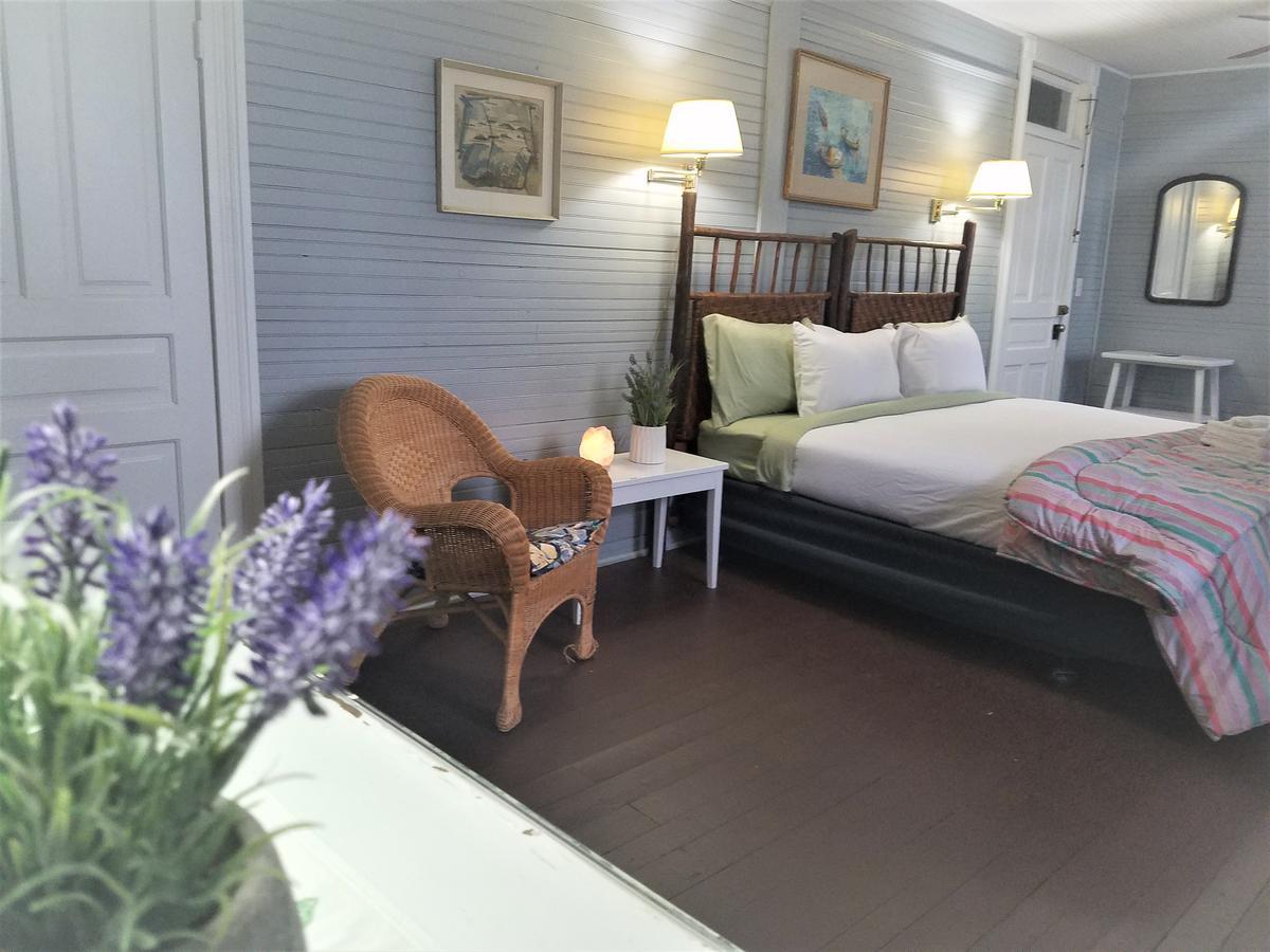 Grand Old Lady Hotel ウェインズビル エクステリア 写真