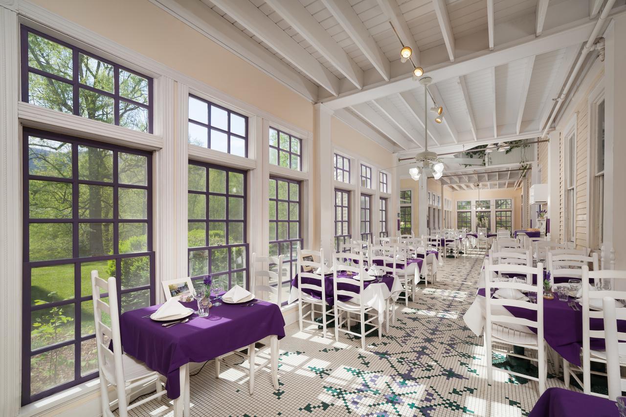 Grand Old Lady Hotel ウェインズビル エクステリア 写真