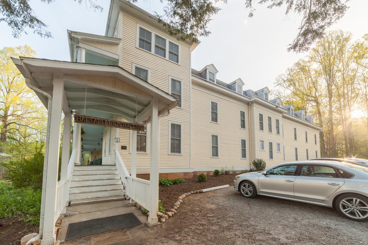 Grand Old Lady Hotel ウェインズビル エクステリア 写真