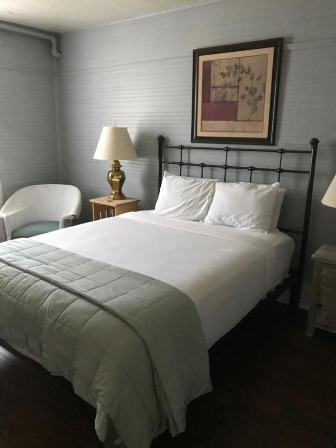 Grand Old Lady Hotel ウェインズビル エクステリア 写真