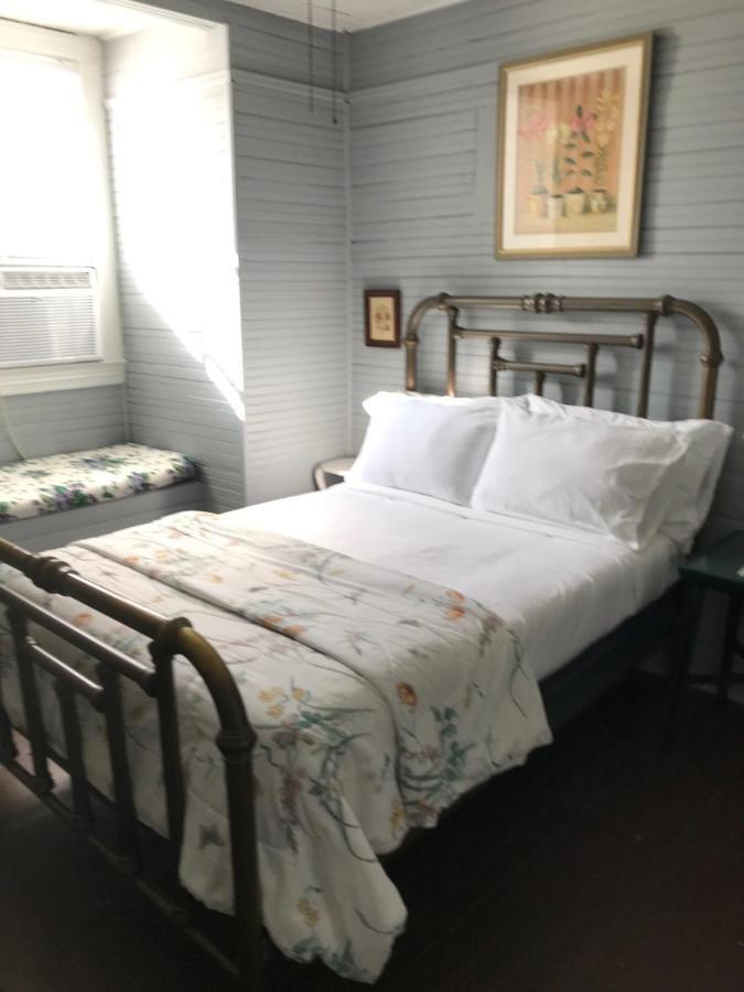 Grand Old Lady Hotel ウェインズビル エクステリア 写真